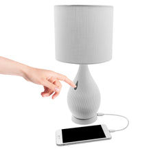 Laden Sie das Bild in den Galerie-Viewer, LAMPCHARGE CERAMIC<br/><b>Elegante Lampe mit USB Ladeport</b><br/>2 USB Ports, 24 W Ladeleistung
