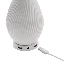 Laden Sie das Bild in den Galerie-Viewer, LAMPCHARGE CERAMIC<br/><b>Elegante Lampe mit USB Ladeport</b><br/>2 USB Ports, 24 W Ladeleistung