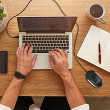 Laden Sie das Bild in den Galerie-Viewer, DYNAMOUSE mit USB-C oder USB-A<br/><b>Flache leise-klick Maus</b><br/>Optische Maus mit 3 Tasten und Scrollrad